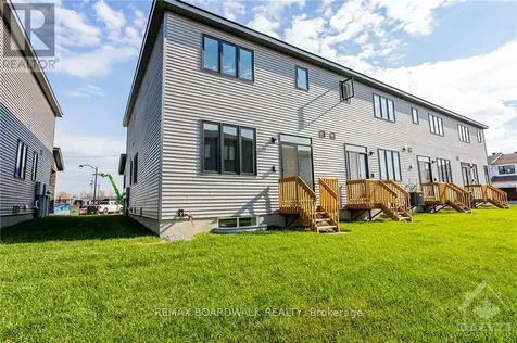 262 Tullaghan Heights Ottawa ON K2J 7C2