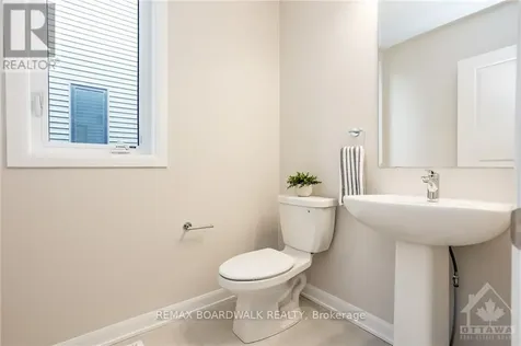 262 Tullaghan Heights Ottawa ON K2J 7C2