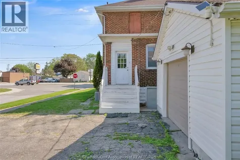 448 Queen Street Chatham ON N7M 2J3