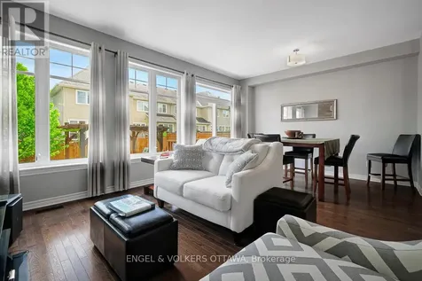 701 Hazelnut Crescent Ottawa ON K1T 0K1