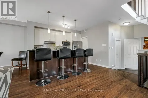 701 Hazelnut Crescent Ottawa ON K1T 0K1