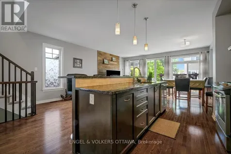 701 Hazelnut Crescent Ottawa ON K1T 0K1