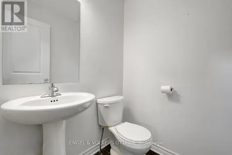 701 Hazelnut Crescent Ottawa ON K1T 0K1