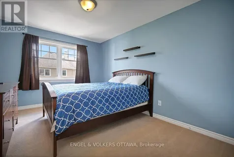701 Hazelnut Crescent Ottawa ON K1T 0K1