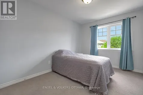 701 Hazelnut Crescent Ottawa ON K1T 0K1