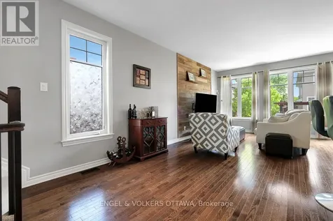 701 Hazelnut Crescent Ottawa ON K1T 0K1