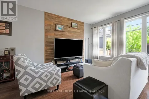 701 Hazelnut Crescent Ottawa ON K1T 0K1