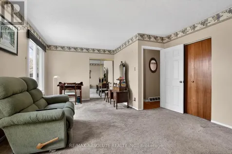 2799 Dumaurier Avenue Ottawa ON K2B 7W2