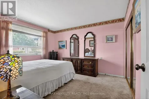2799 Dumaurier Avenue Ottawa ON K2B 7W2
