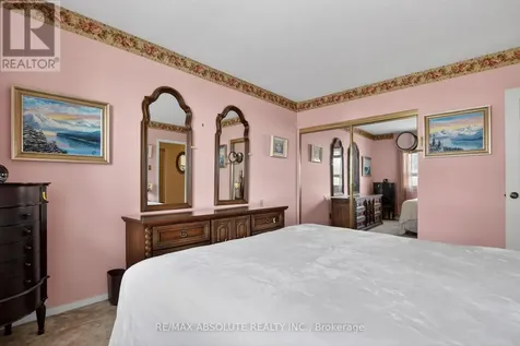 2799 Dumaurier Avenue Ottawa ON K2B 7W2