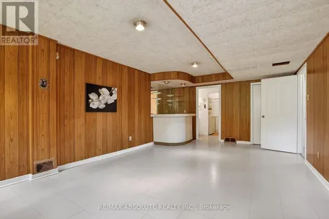 2799 Dumaurier Avenue Ottawa ON K2B 7W2