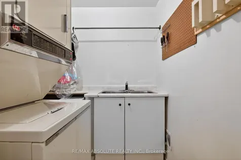 2799 Dumaurier Avenue Ottawa ON K2B 7W2