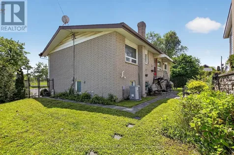 2799 Dumaurier Avenue Ottawa ON K2B 7W2