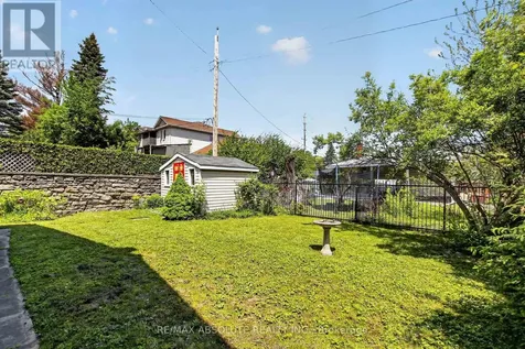 2799 Dumaurier Avenue Ottawa ON K2B 7W2