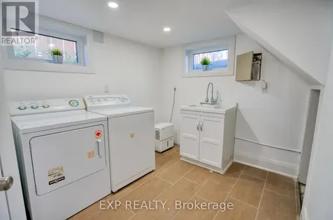 22 Mount Pleasant Avenue Ottawa ON K1S 0L8