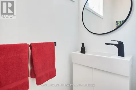 144 Florence Street Ottawa ON K1R 5N4