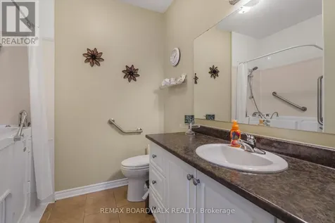 725 Cabris Crescent Ottawa ON K4A 0T6