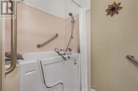725 Cabris Crescent Ottawa ON K4A 0T6