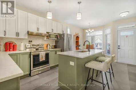 725 Cabris Crescent Ottawa ON K4A 0T6