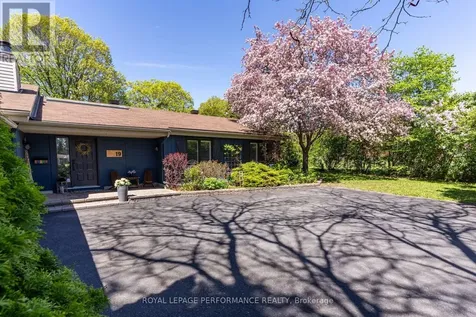 19 Colley Street Ottawa ON K2J 3Z7