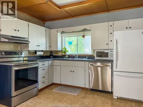 273 Maidstone Avenue East Essex ON N8M 2J8
