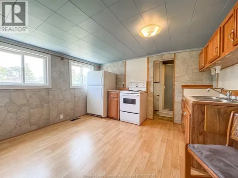 273 Maidstone Avenue East Essex ON N8M 2J8