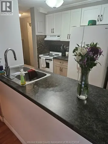 925 Grand Avenue West Chatham ON N7L 4Z1
