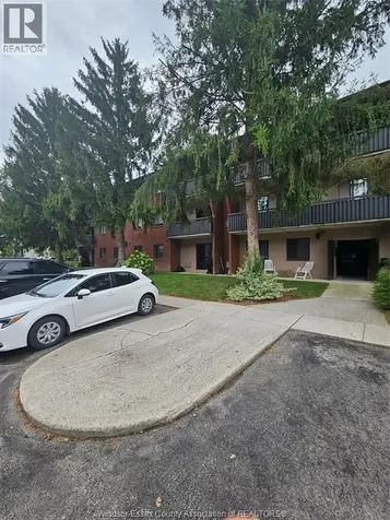 925 Grand Avenue West Chatham ON N7L 4Z1