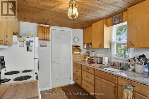 688 North Shore Drive East Otonabee-south Monaghan ON K0L 1B0