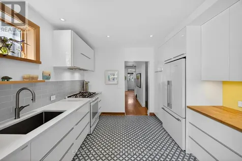 99 Goulburn Avenue Ottawa ON K1N 8C9