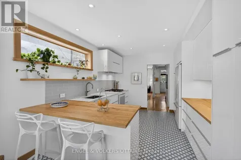 99 Goulburn Avenue Ottawa ON K1N 8C9