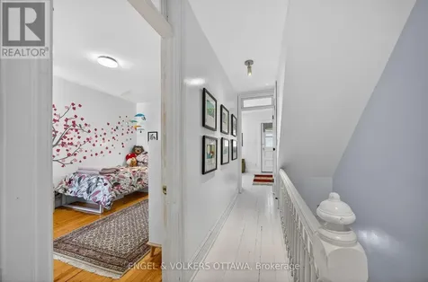 99 Goulburn Avenue Ottawa ON K1N 8C9