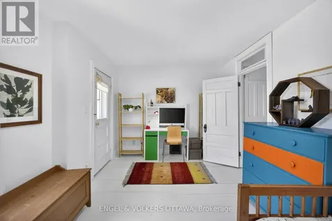 99 Goulburn Avenue Ottawa ON K1N 8C9
