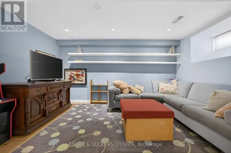 99 Goulburn Avenue Ottawa ON K1N 8C9