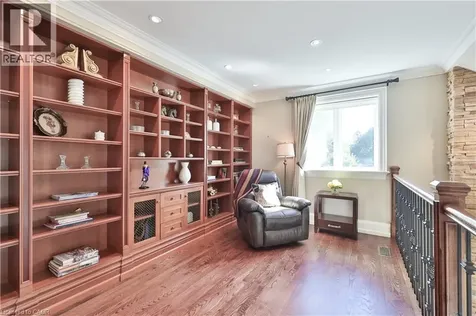342 Pomona Avenue Burlington ON L7N 1T5