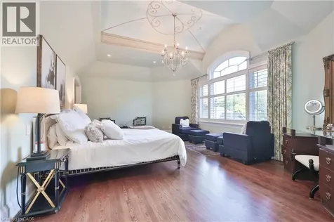 342 Pomona Avenue Burlington ON L7N 1T5