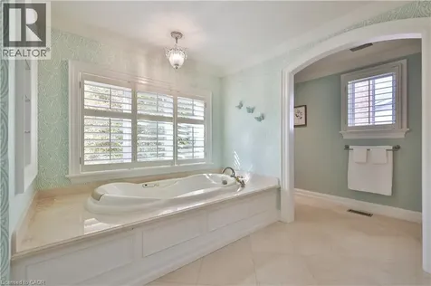 342 Pomona Avenue Burlington ON L7N 1T5