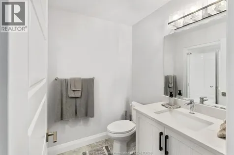 206 Bartlett Road Amherstburg ON N9V 0G8