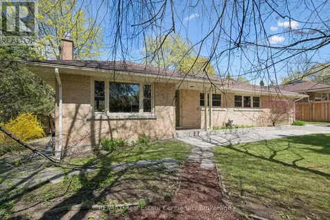 8 Harcourt Drive Guelph (dovercliffe Park/old University) ON N1G 1J6
