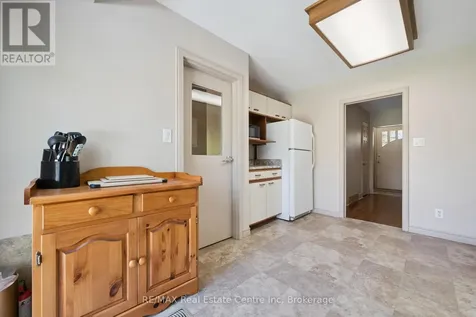 8 Harcourt Drive Guelph (dovercliffe Park/old University) ON N1G 1J6