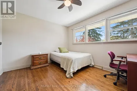 8 Harcourt Drive Guelph (dovercliffe Park/old University) ON N1G 1J6