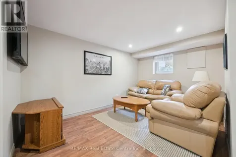 8 Harcourt Drive Guelph (dovercliffe Park/old University) ON N1G 1J6