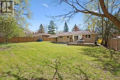 8 Harcourt Drive Guelph (dovercliffe Park/old University) ON N1G 1J6