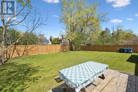 8 Harcourt Drive Guelph (dovercliffe Park/old University) ON N1G 1J6