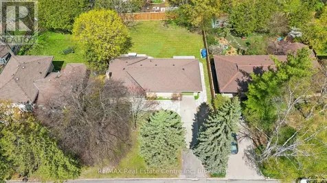 8 Harcourt Drive Guelph (dovercliffe Park/old University) ON N1G 1J6