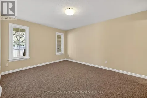 157 Steacy Gardens East Brockville ON K6V 0B5