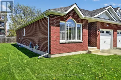 157 Steacy Gardens East Brockville ON K6V 0B5