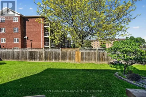 157 Steacy Gardens East Brockville ON K6V 0B5