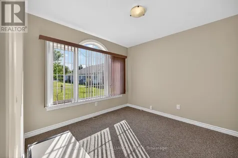 157 Steacy Gardens East Brockville ON K6V 0B5