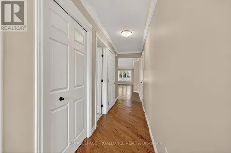 157 Steacy Gardens East Brockville ON K6V 0B5